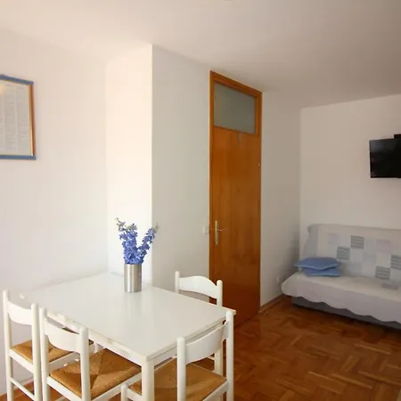 Apartment In Porec/istrien 10214 *